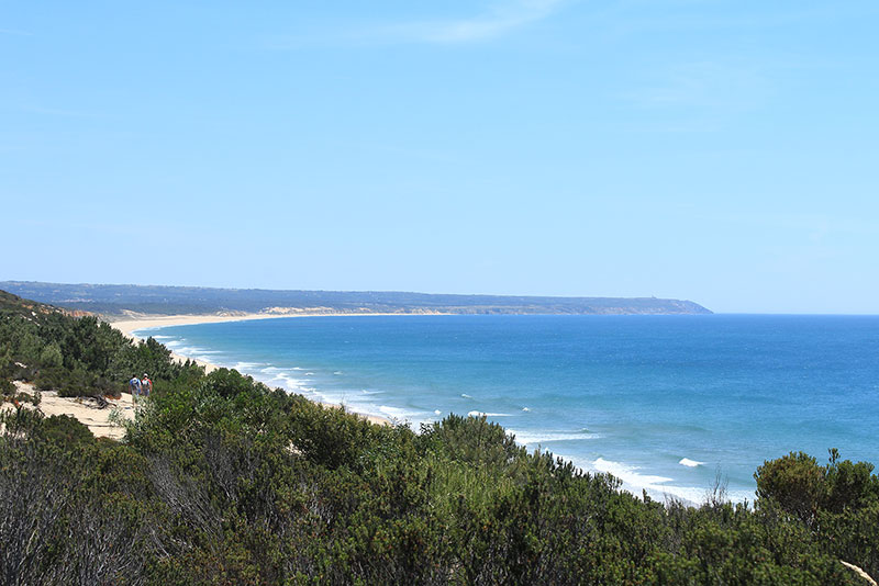 Vista para o Cabo Espichel a partir da Praia da Adiça