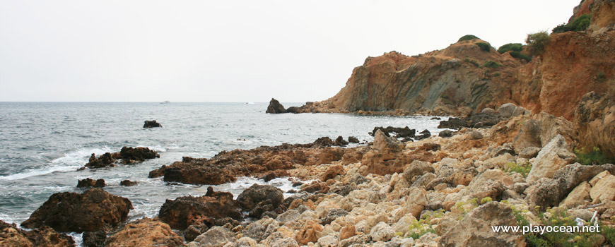 West at Praia do Arrifão Beach