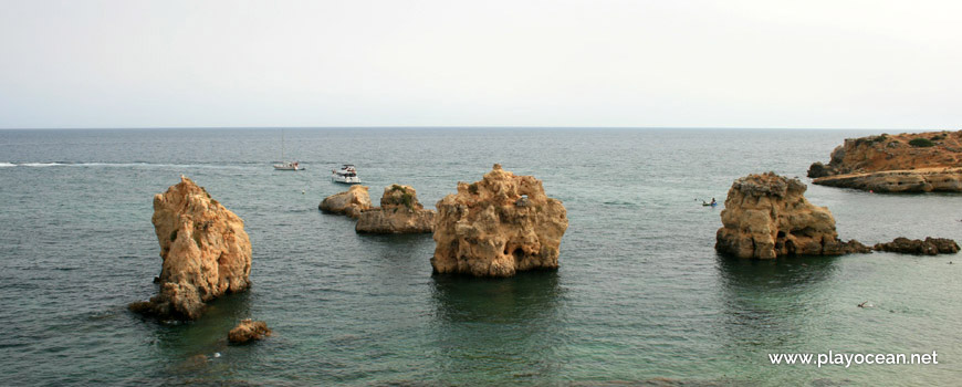 Três Penedos, Praia de Arrifes