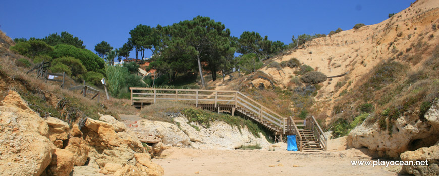 Escadaria, Praia da Baleia (Leste)