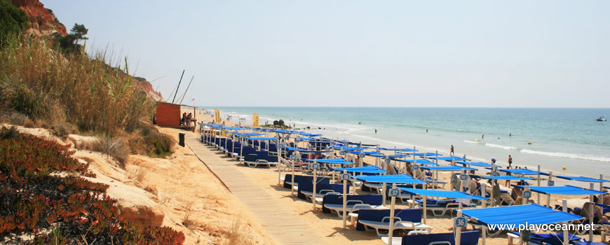 Awnings rental at Praia das Belharucas Beach