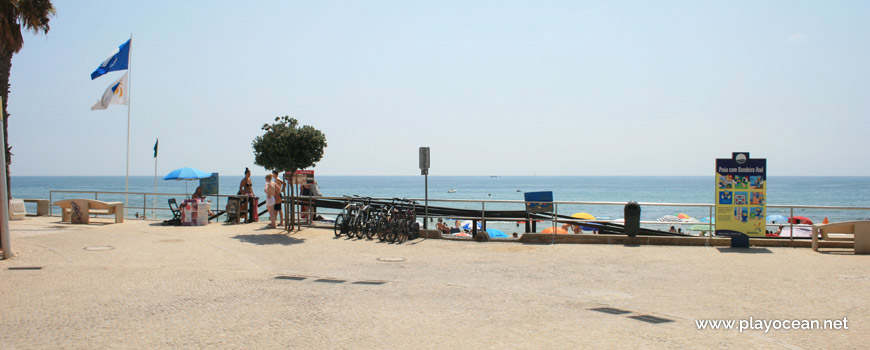 Entrada da Praia dos Olhos de Água