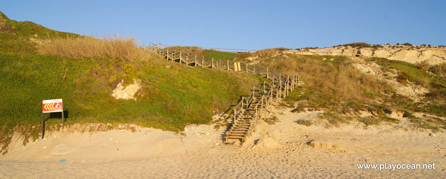 Access to Praia da Polvoeira Beach