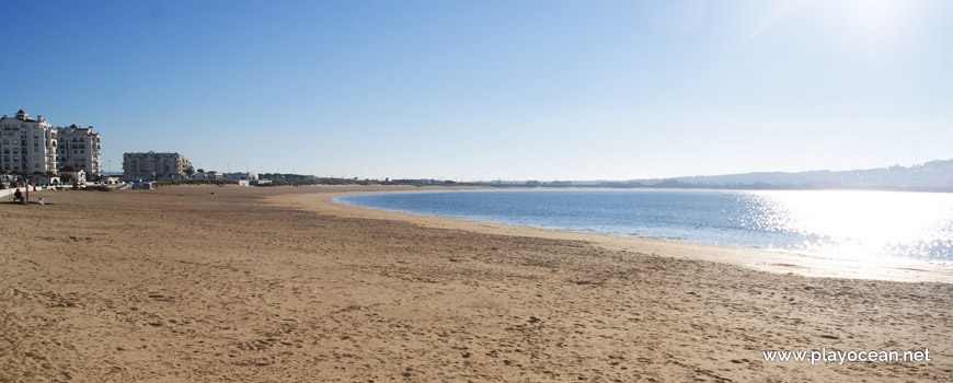 South of Praia de São Martinho do Porto Beach