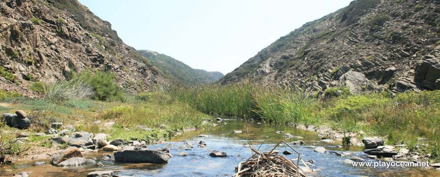 Stream, Praia da Barradinha Beach