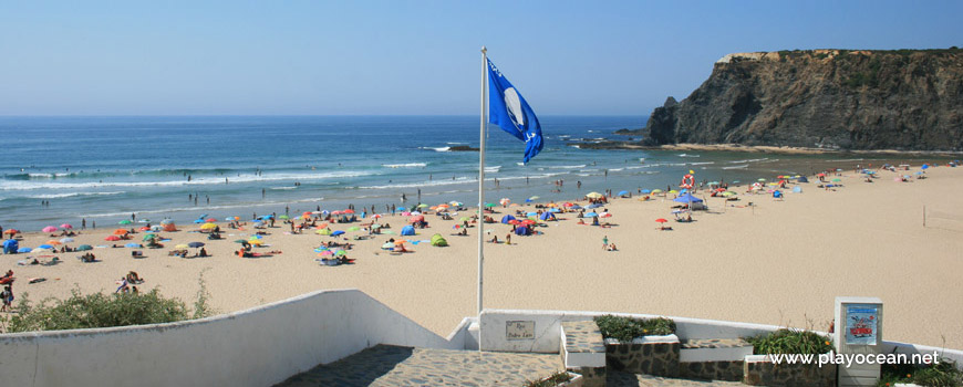 Estandarte na Praia de Odeceixe (Mar)