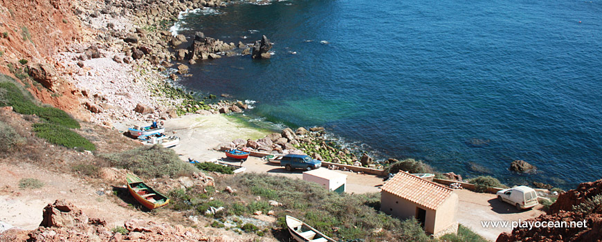 Barcos na Praia do Portinho do Forno