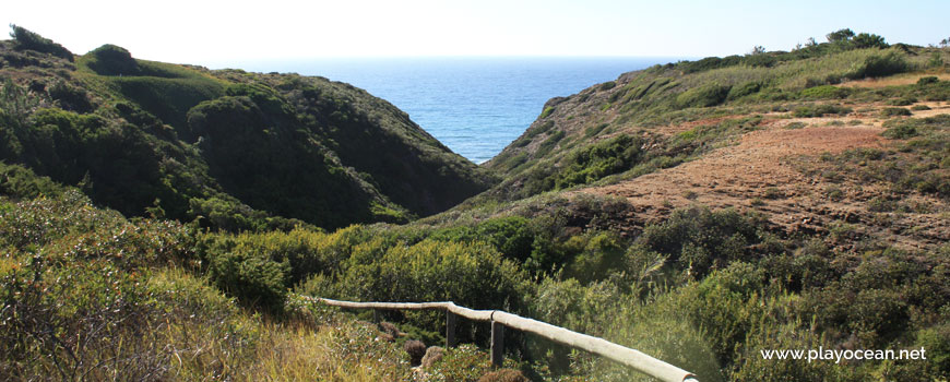 Access to Praia da Samouqueira Beach