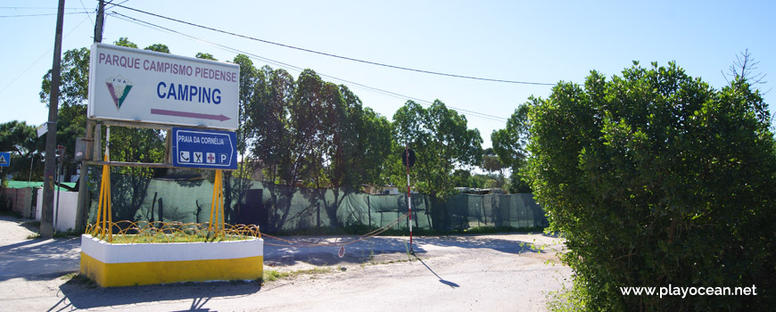 Access to Praia da Cornélia Beach