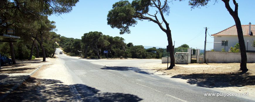 Crossroad, Praia da Fonte da Telha Beach