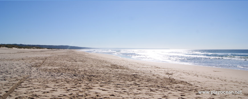 South of Praia da Mata Beach