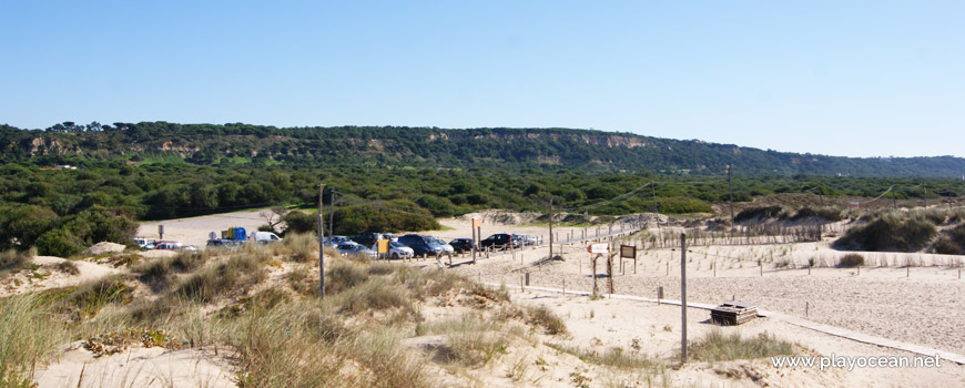 Parking lot, Praia da Mata Beach