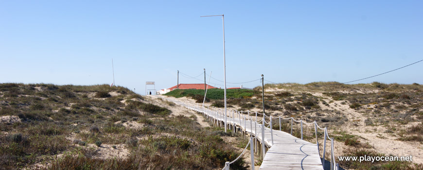 Acesso à Praia da Princesa.