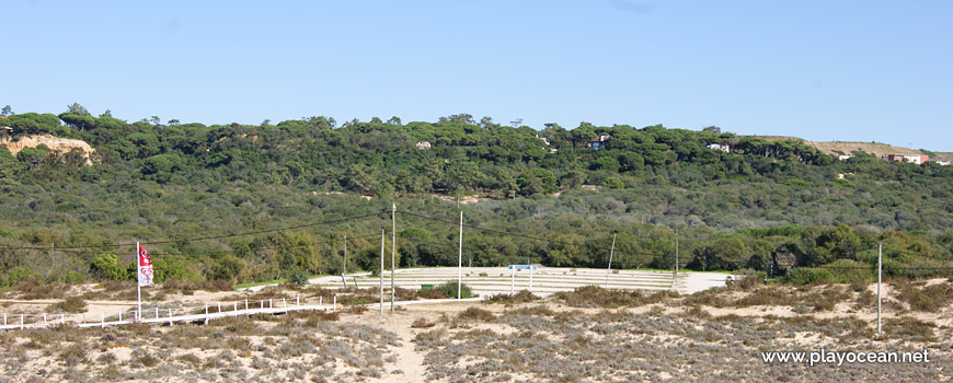 Parking lot, Praia da Princesa Beach