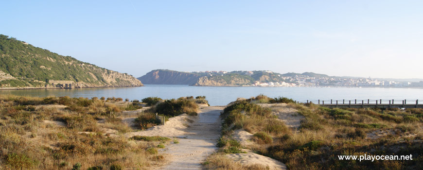 Passadiço na Praia de Salir do Porto