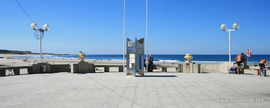 Beach of Vila Praia de Âncora, entrance