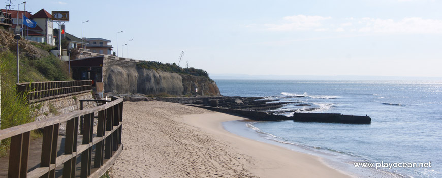 Access to Praia das Avencas Beach