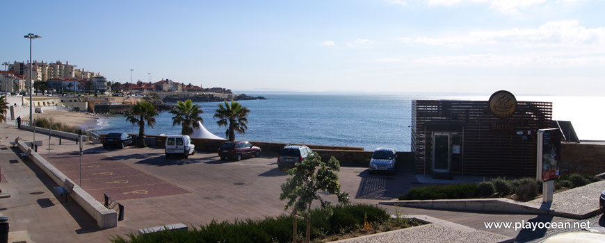 Parking at Praia da Parede Beach