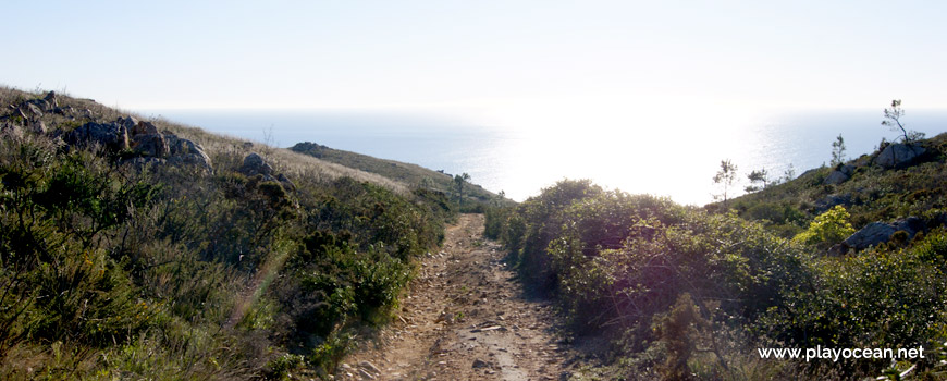 Access to Praia do Porto do Touro Beach