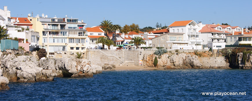 Panoramic of Praia da Rainha Beach.