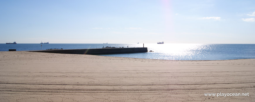 East sand, Praia do Tamariz Beach