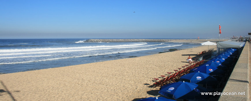 North of Praia da Baía Beach