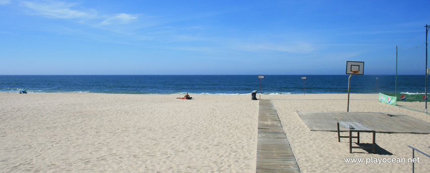 West of Praia da Frente Azul Beach