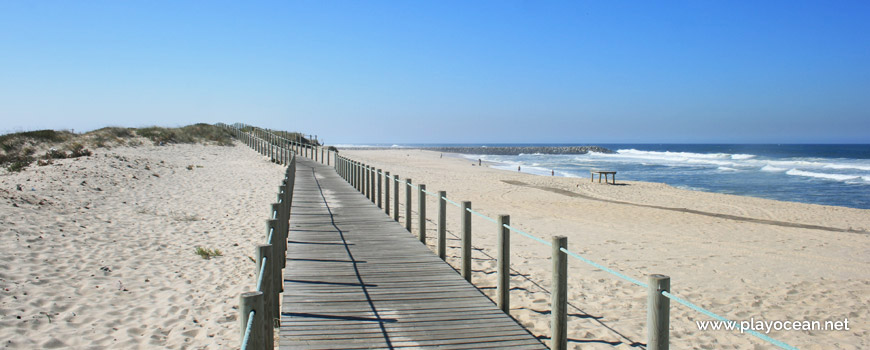 Passadiço na Praia de Paramos