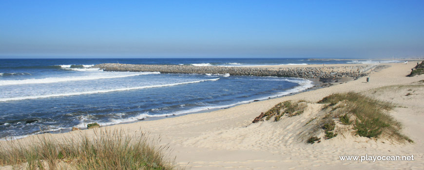 Northern pier of Praia de Silvalde Beach