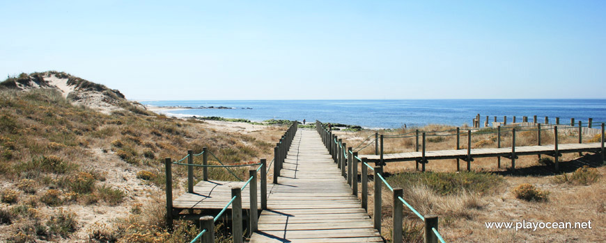 Passadiços na Praia de Barrelas