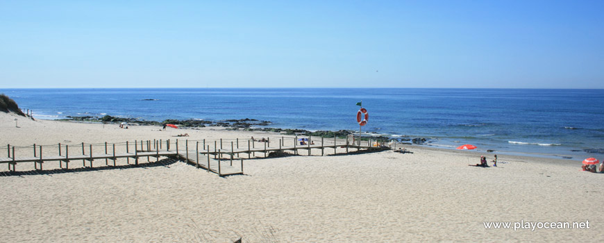 Walkway on the sand, Praia de Cepães Beach