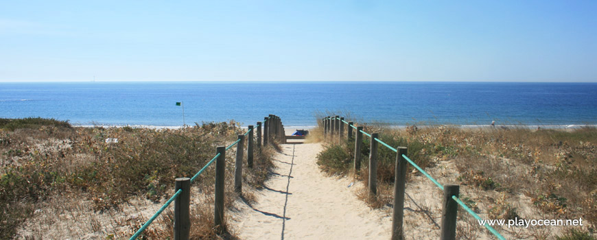 Acesso à Praia de Pedrinhas