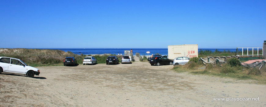 Parking at Praia de Rio de Moinhos Beach