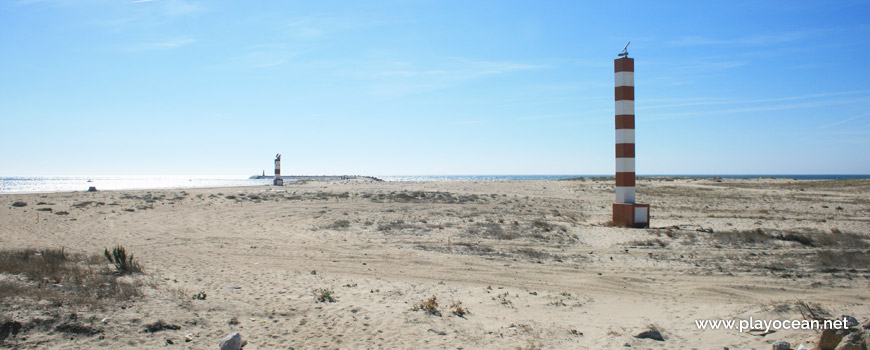 Estruturas na Praia do Molhe Norte 