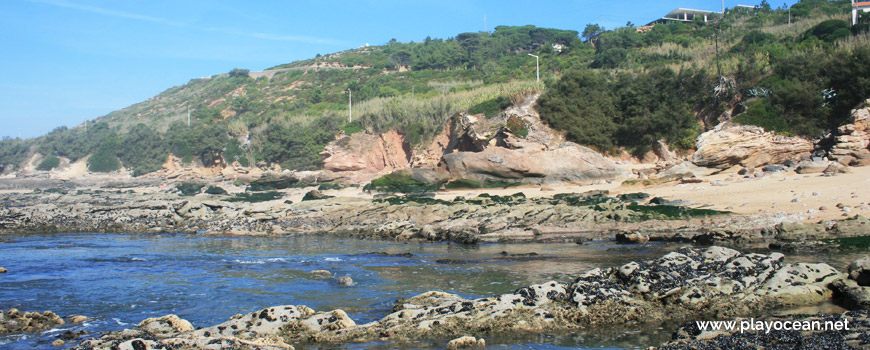 Praia da Fonte das Pombas Beach