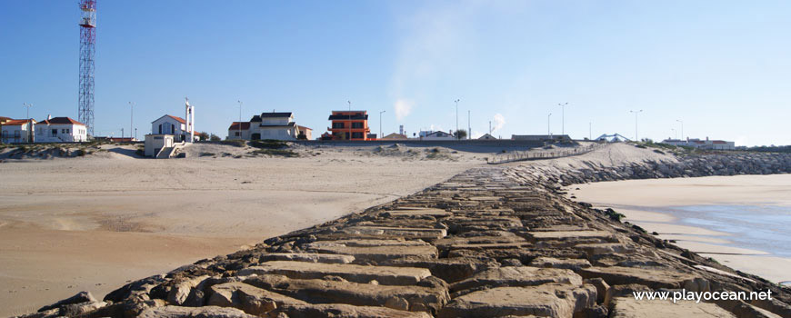 Casas junto à Praia da Leirosa