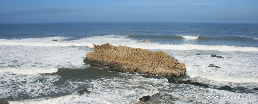 Penedo na Praia da Pedra da Nau