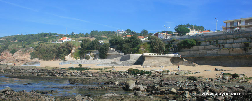 Casas junto à Praia do Teimoso