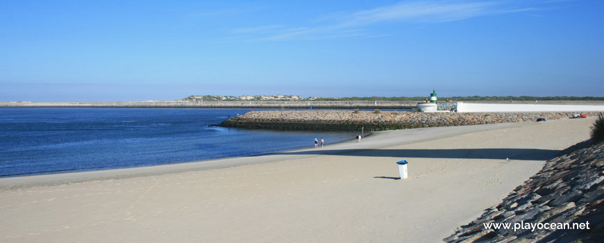 North part, Praia Velha Beach