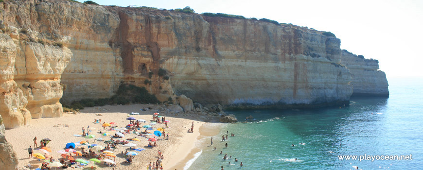 Este na Praia de Benagil