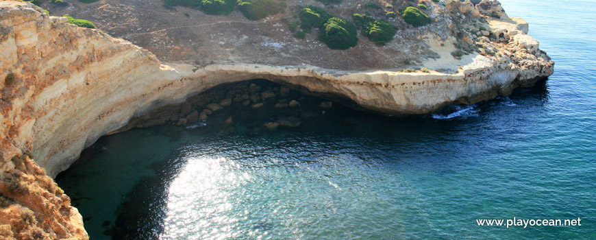 Cove at Praia da Cama da Vaca Beach