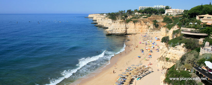 West at Praia da Cova Redonda Beach