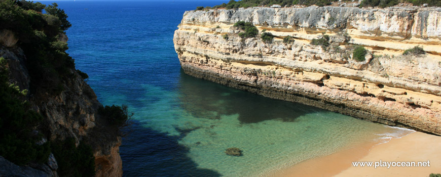 Águas límpindas na Praia das Fontainhas