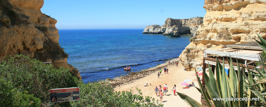 Access to Praia da Marinha Beach