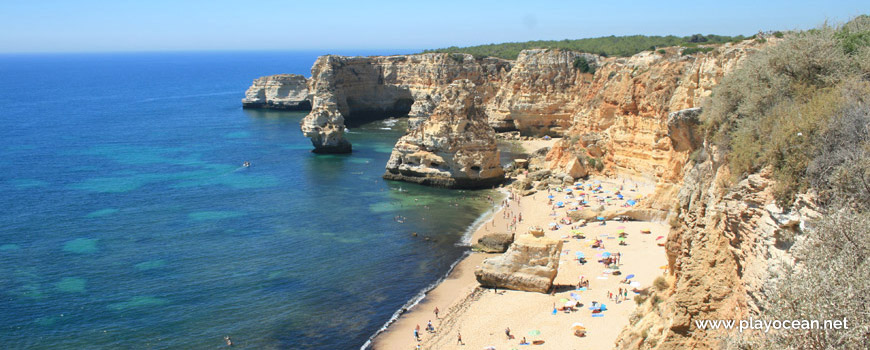 Oeste na Praia da Marinha