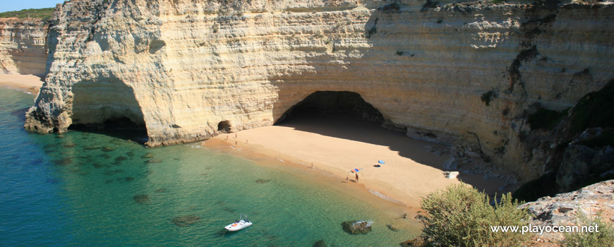 Grutas, Praia do Mato