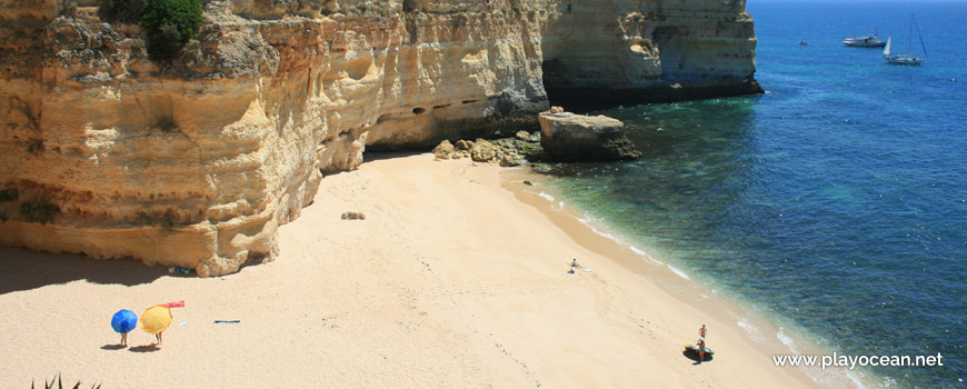 East part, Praia do Pau Beach