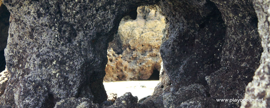 Buraco na rocha, Praia da Boneca