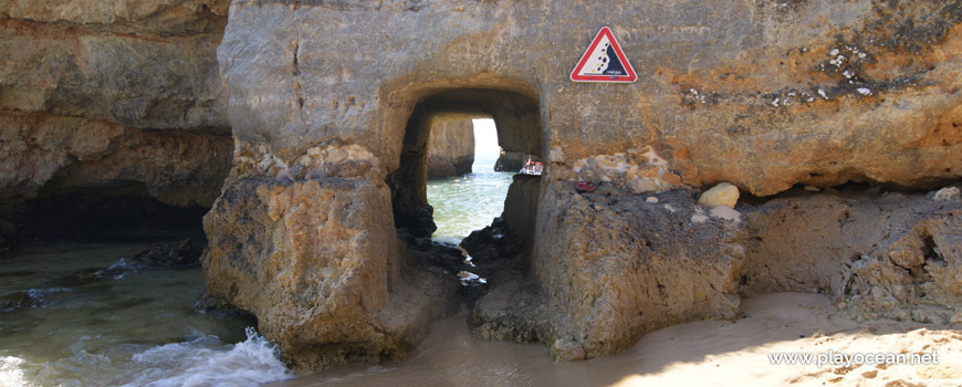 Túnel na Praia dos Estudantes