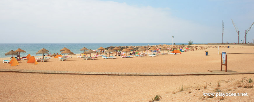 Beds rental at Praia do Forte Novo Beach